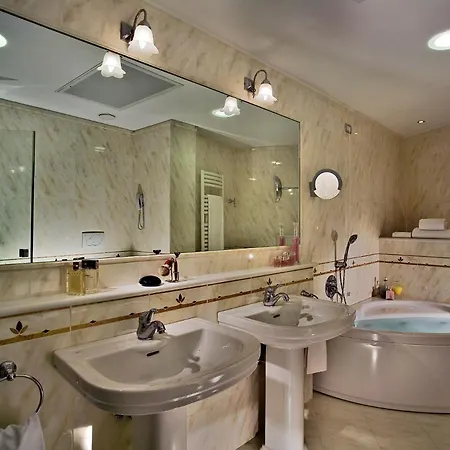 Tritone Luxury Thermae & Hotel