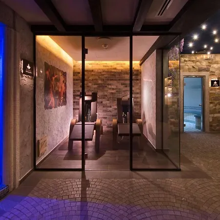 Отель Tritone Luxury Thermae & 5*