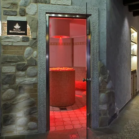 Отель Tritone Luxury Thermae &