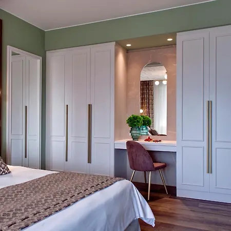 Отель Tritone Luxury Thermae &