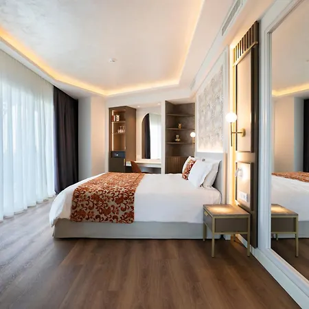 Tritone Luxury Thermae & Отель