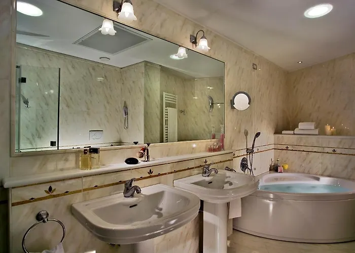 Tritone Luxury Thermae & Hotel
