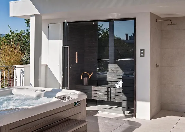 Tritone Luxury Thermae & Hotel