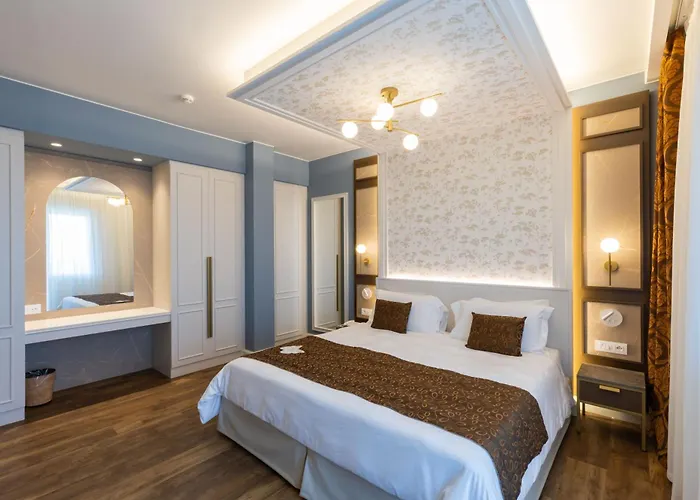 Tritone Luxury Thermae & Hotel